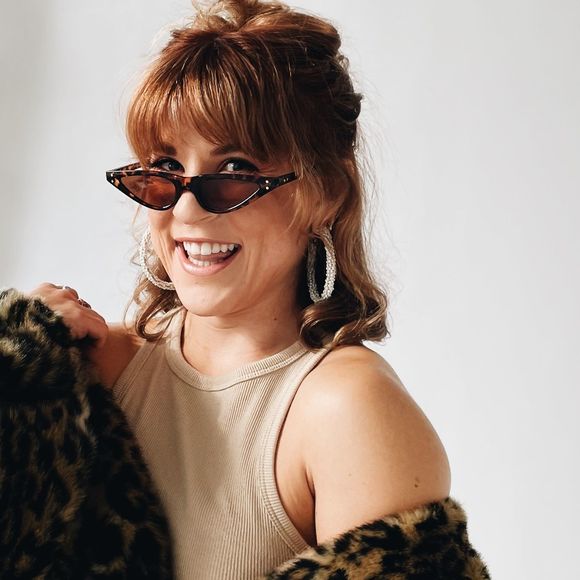 Meet your Posher, Aria - Picture 1 of 1